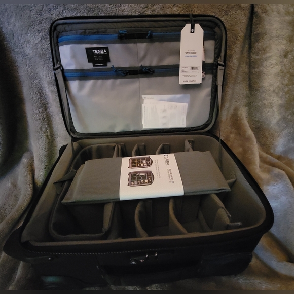 Tenba ROADIE ROLLER 21 in Black MSRP $390 - Picture 4 of 11